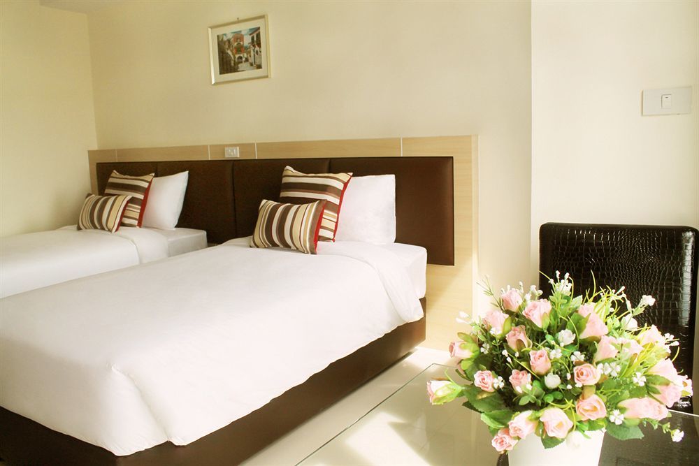 Oyo 234 Tara Grande Hotel & Spa Bangkok Ngoại thất bức ảnh