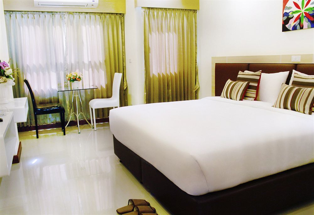 Oyo 234 Tara Grande Hotel & Spa Bangkok Ngoại thất bức ảnh