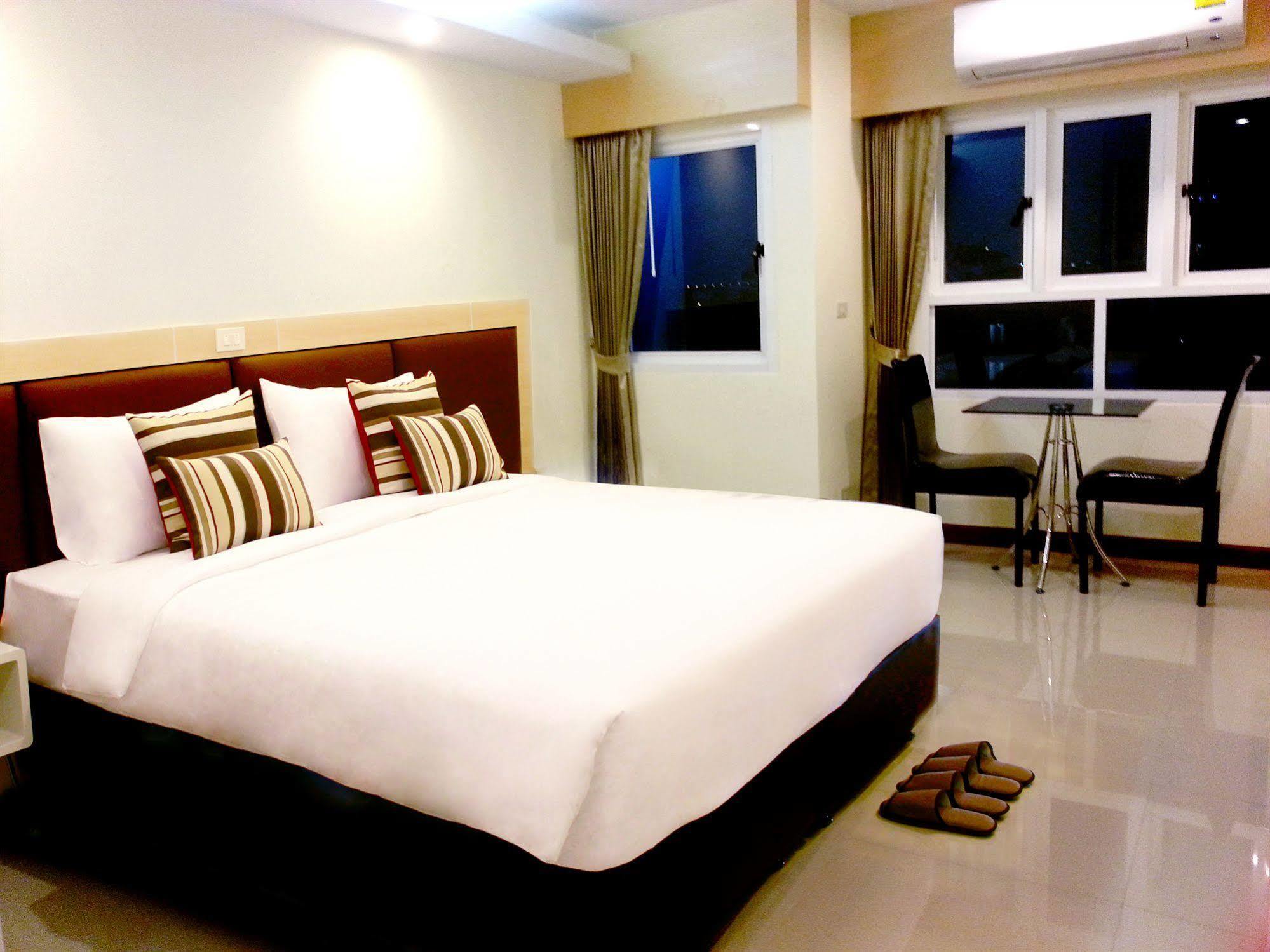 Oyo 234 Tara Grande Hotel & Spa Bangkok Ngoại thất bức ảnh