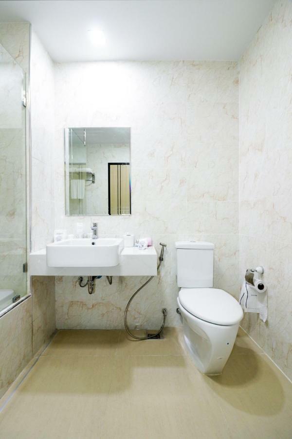 Oyo 234 Tara Grande Hotel & Spa Bangkok Ngoại thất bức ảnh